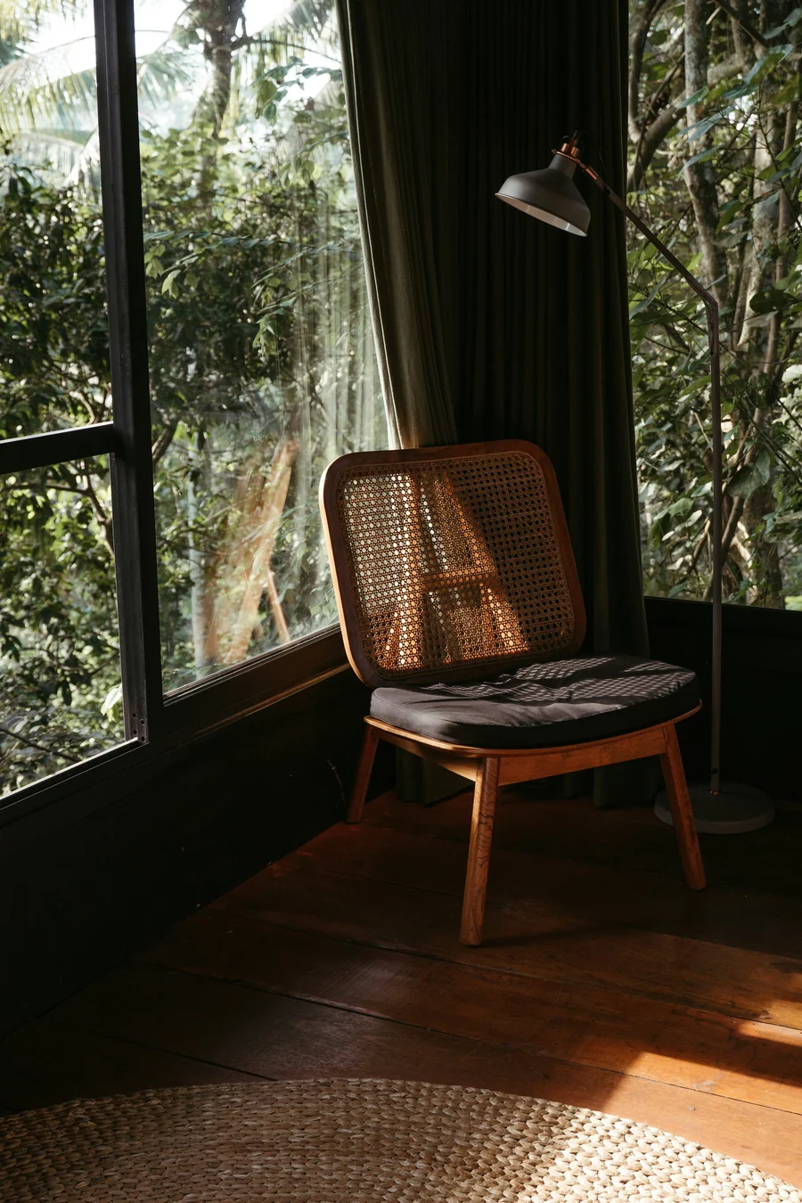Furniture Hub chair craftsmanship
